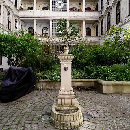 Central Tranquility - Next To The Basilica Апартаменты Будапешт